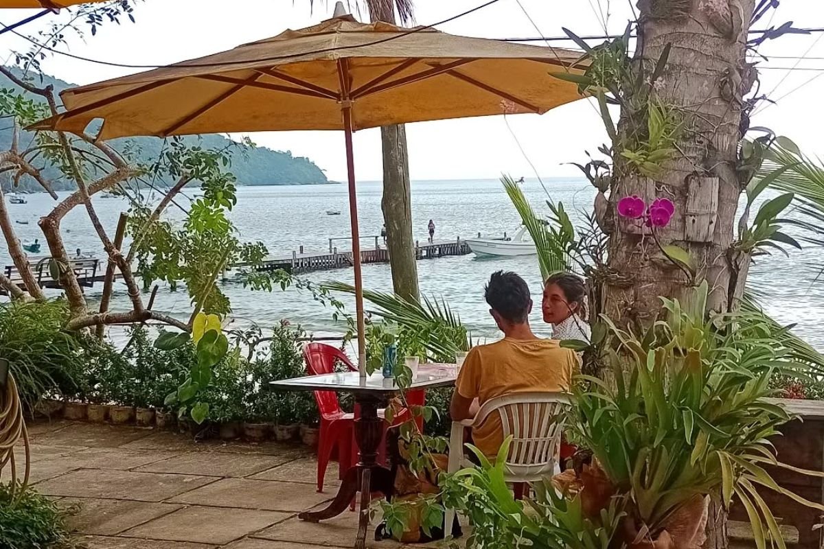 O Que Fazer em Araçatiba: Praia, Trilha e Gastronomia à Beira-Mar